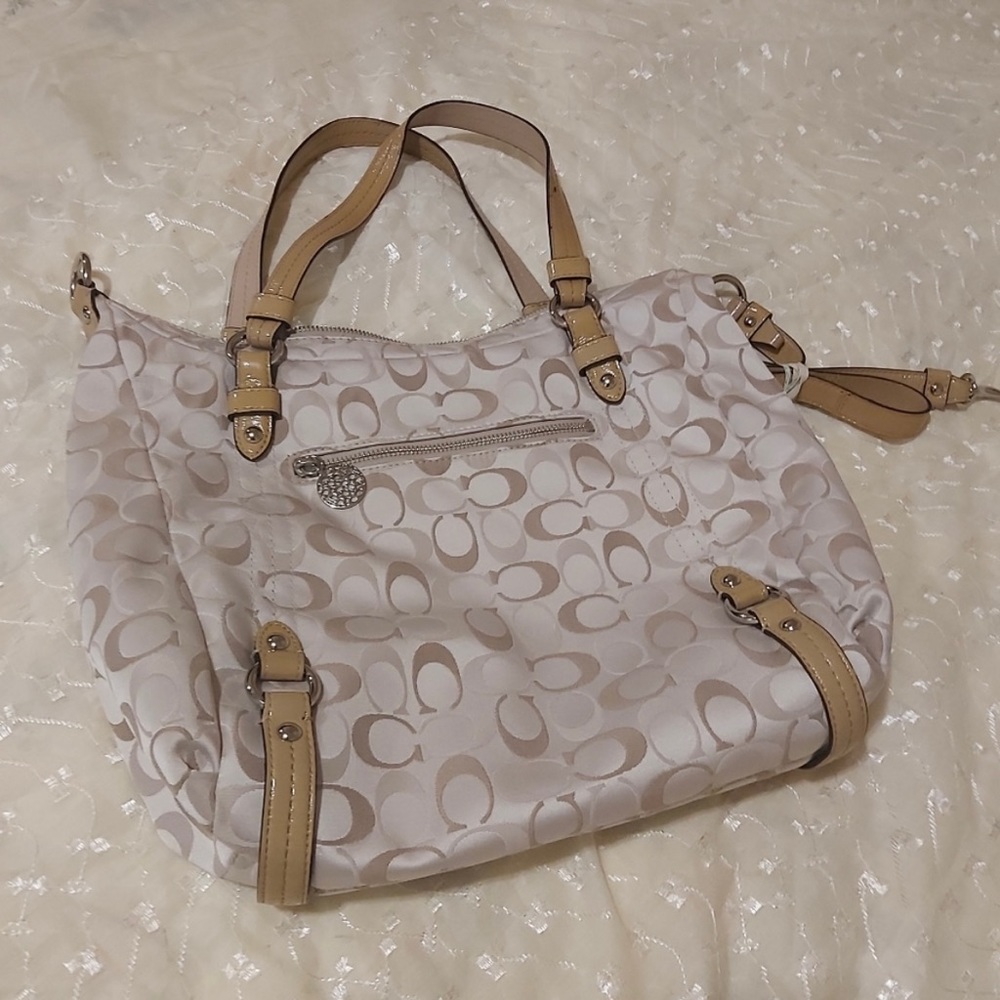 Coach Vintage Tan Beige Monogram Cross
ShoulderBag
